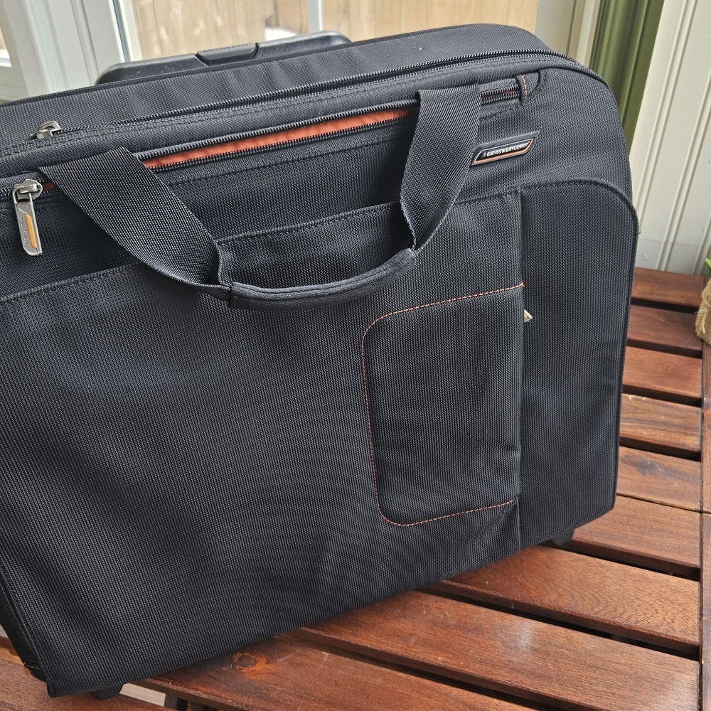 Briggs & Riley expandable briefcase, large